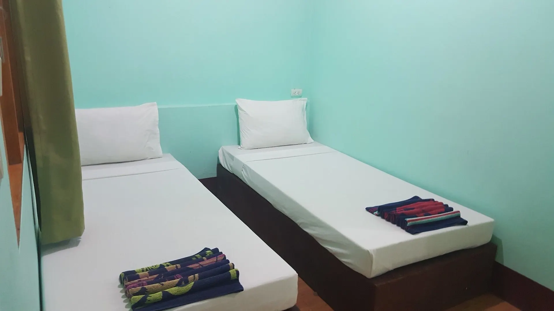 Golden Hill Bungalows Phi Phi Don