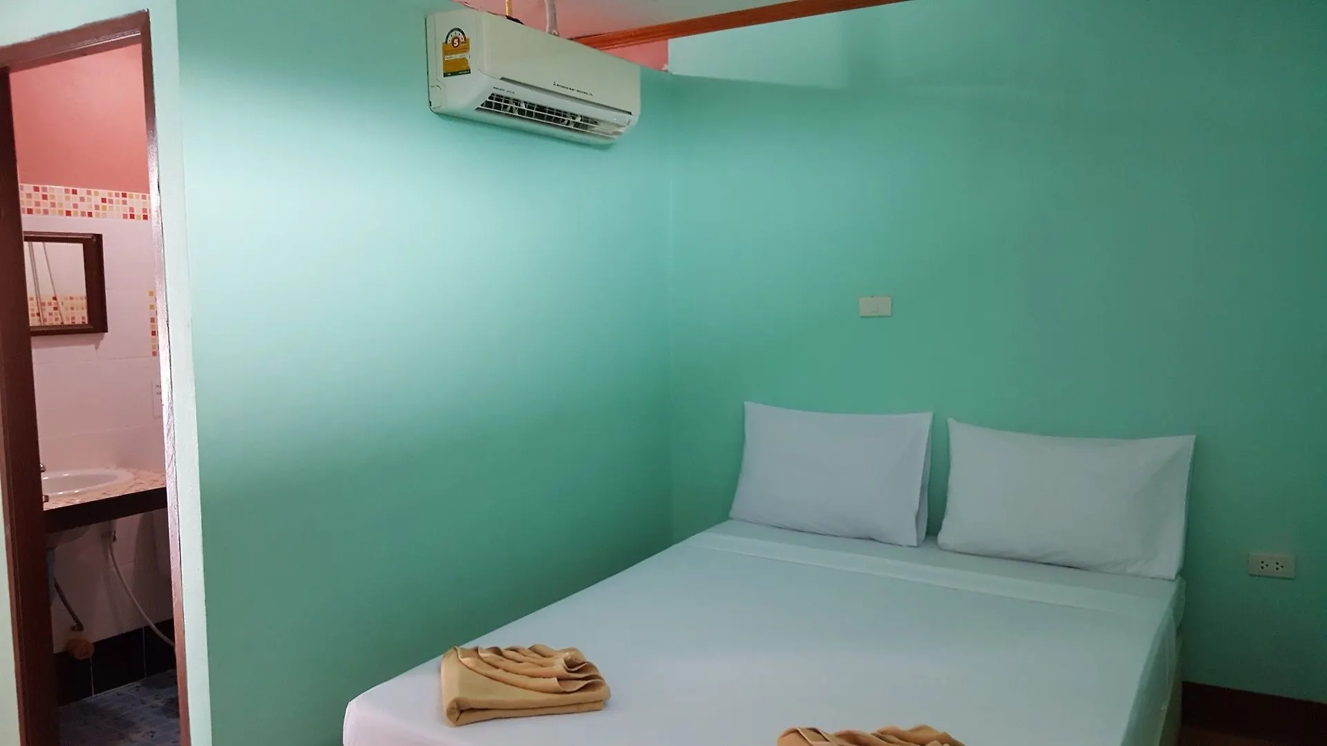 Golden Hill Bungalows Phi Phi Don 2*,