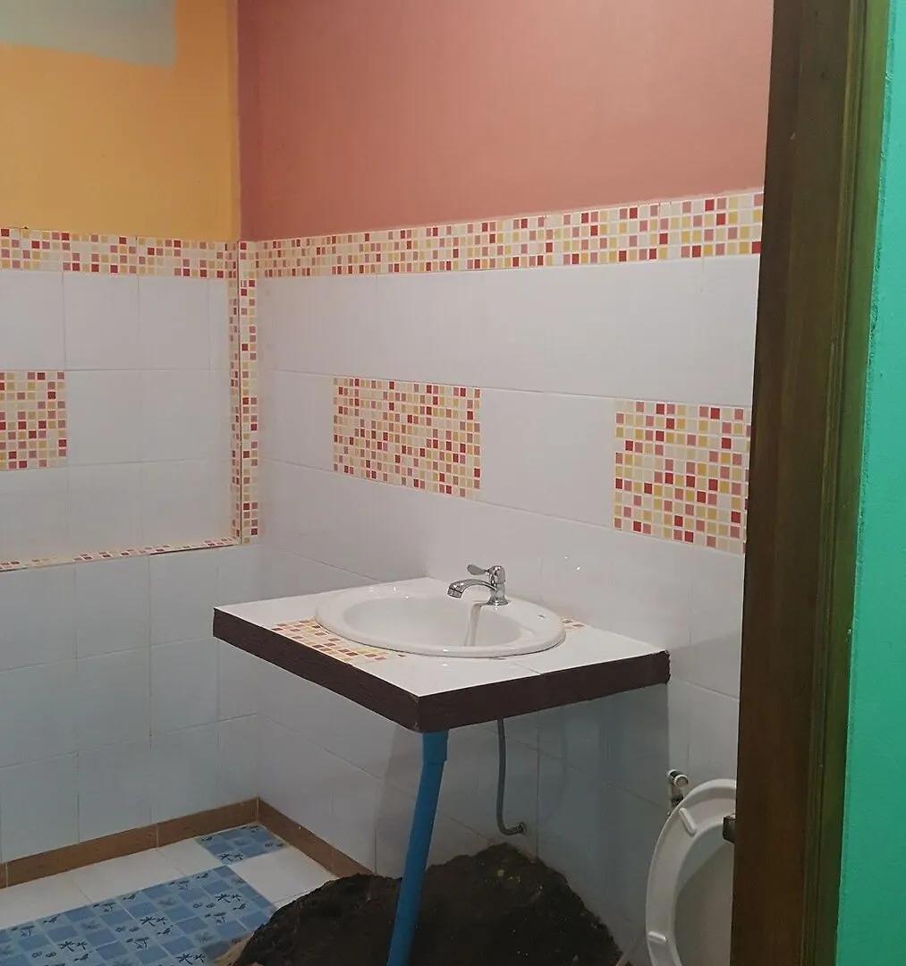 Golden Hill Bungalows Phi Phi Don 2*,  Thajsko